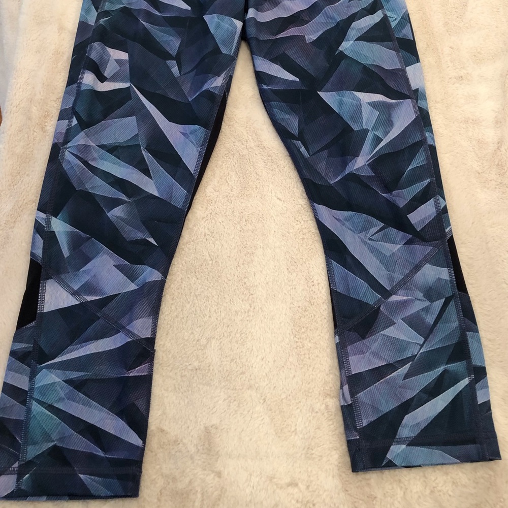 Lululemon Blue and Black Geometric Leggings, Size 8